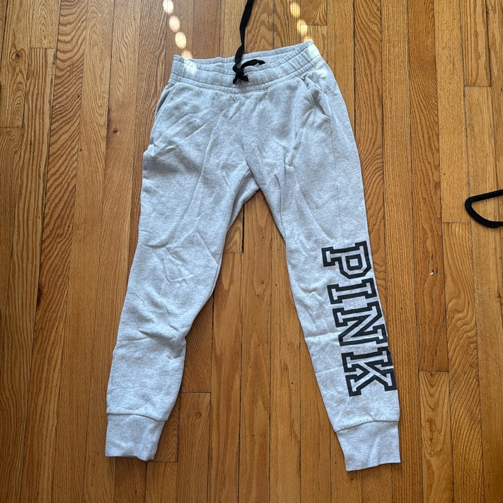Like new without tags xs Victoria’s Secret pink sweat pants
